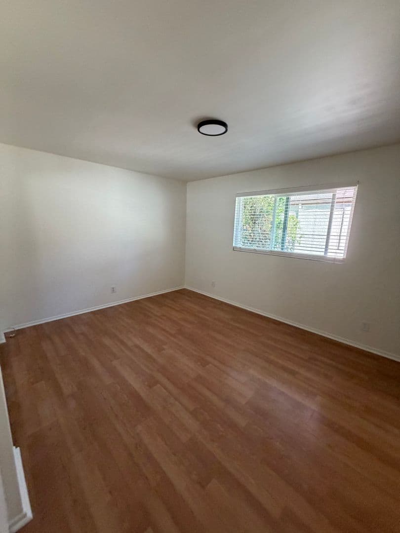 Santa Barbara Apartment: 1109-1119 San Pascual Street