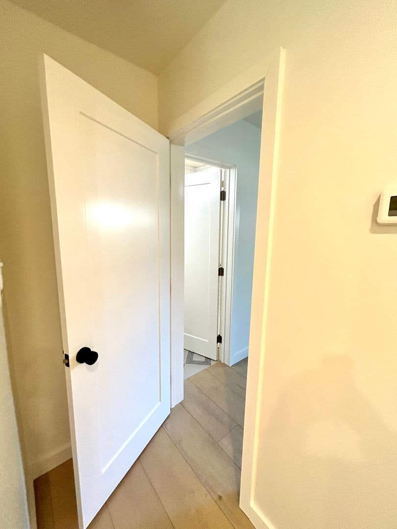 Santa Barbara Apartment: 203 Ladera Street