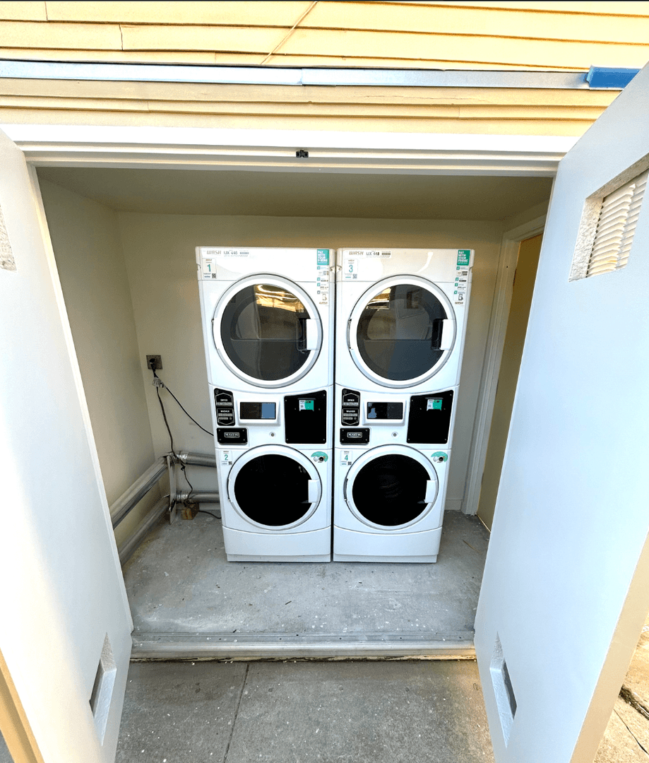 Santa Barbara Apartment: 510 Chapala St.