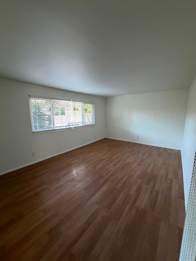 Santa Barbara Apartment: 1109-1119 San Pascual Street