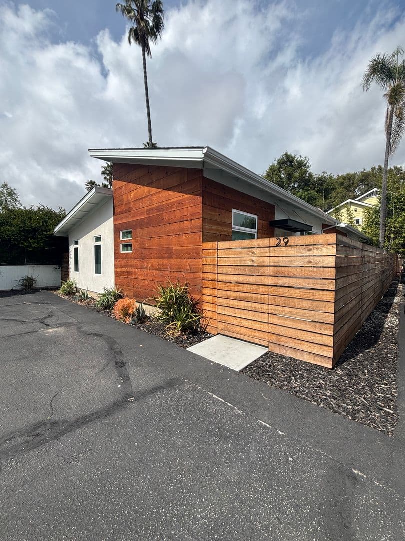 Santa Barbara Apartment: 528 West Los Olivos Street