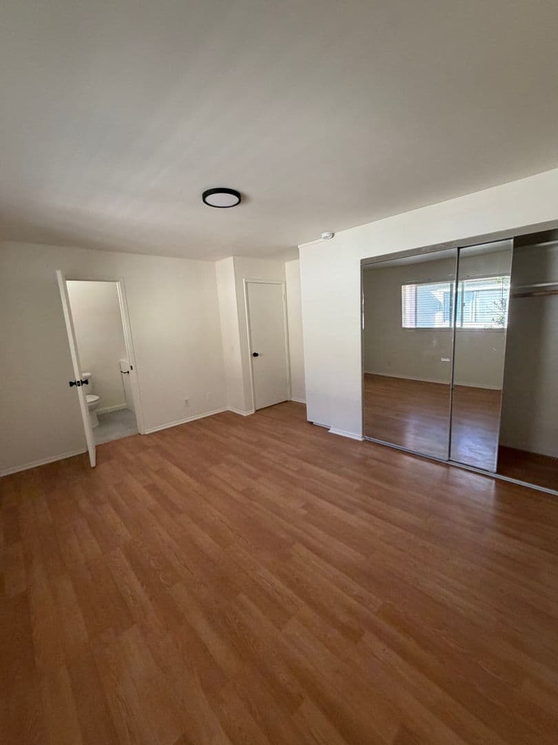 Santa Barbara Apartment: 1109-1119 San Pascual Street