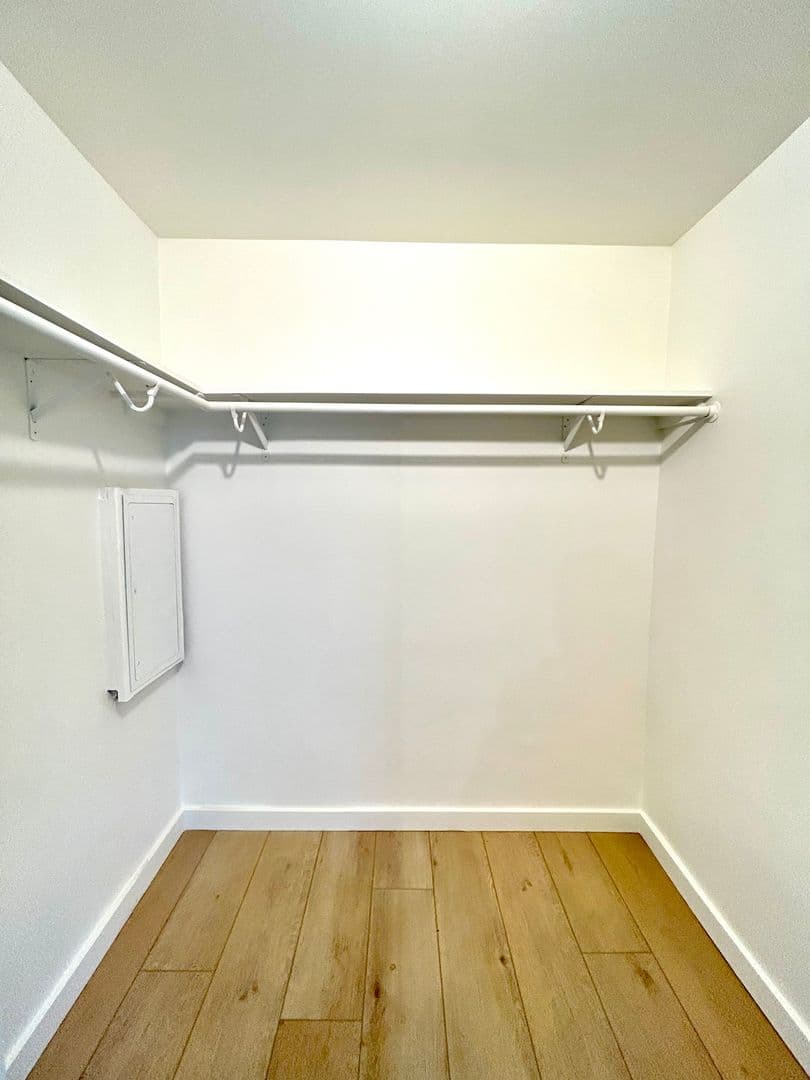 Santa Barbara Apartment: 203 Ladera Street