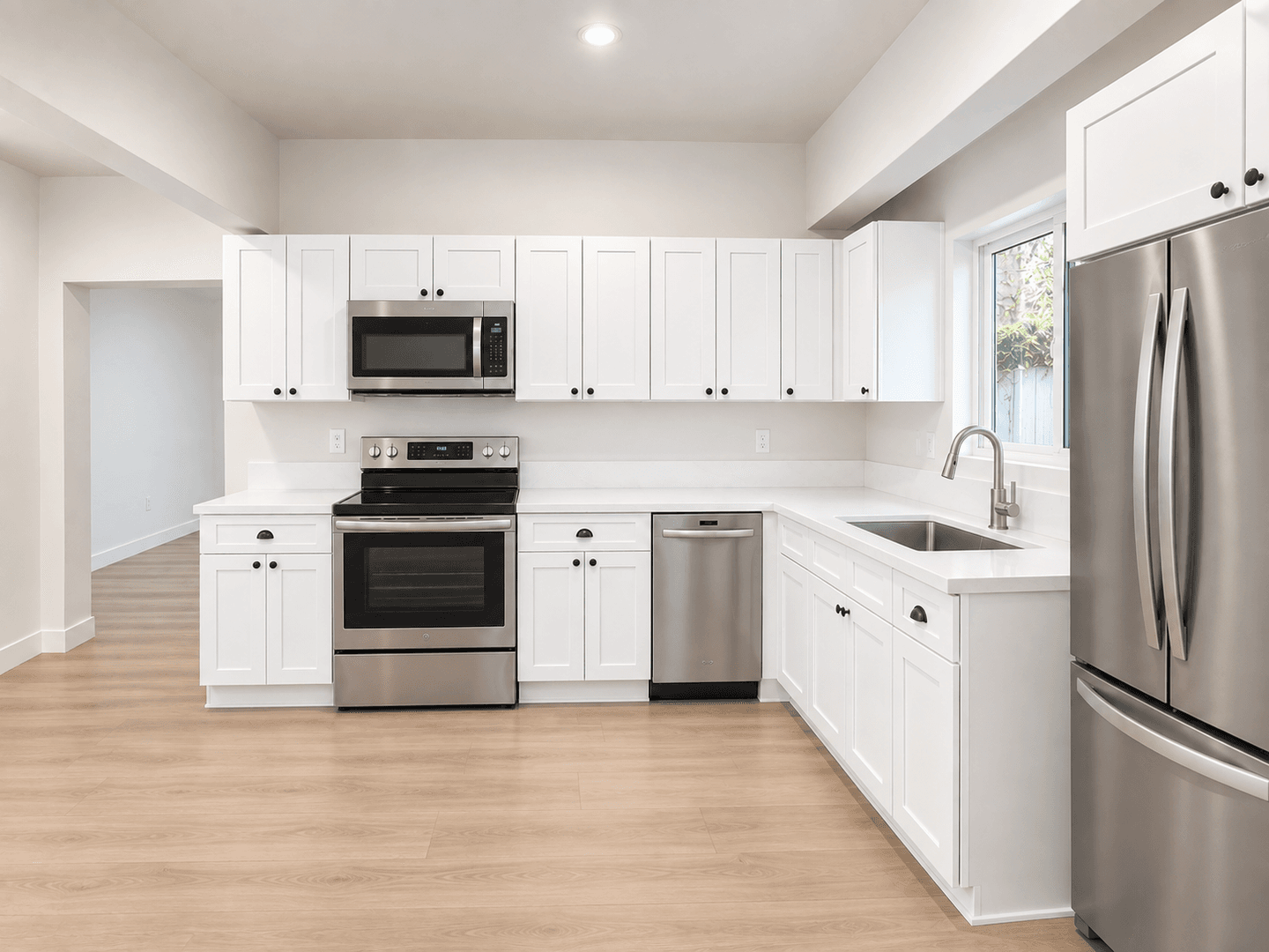 Santa Barbara Apartment: 529 W Victoria Street - 1236 San Pascual Street