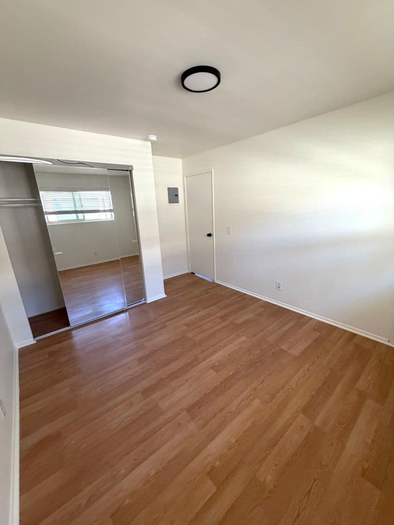 Santa Barbara Apartment: 1109-1119 San Pascual Street