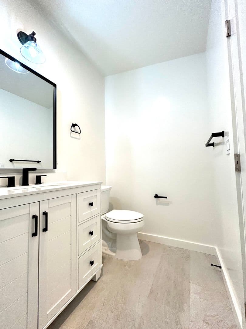 Santa Barbara Apartment: 510 Chapala St.