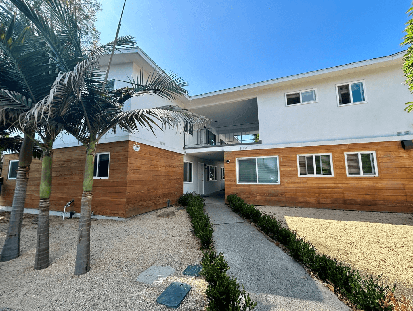 Santa Barbara Apartment: 1109-1119 San Pascual Street