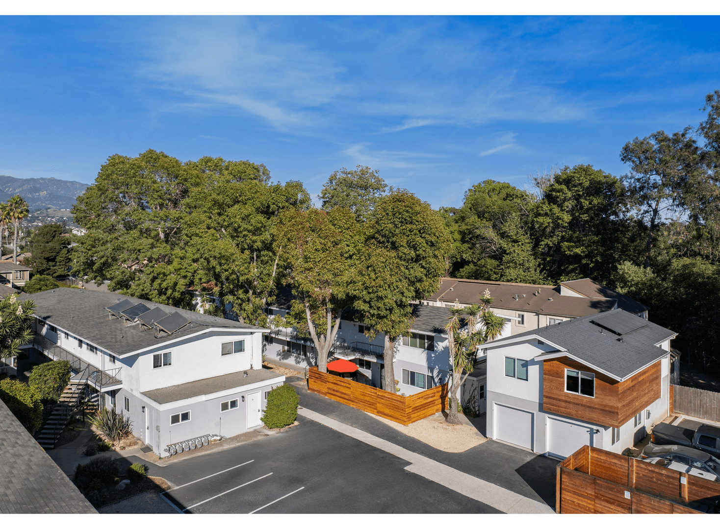 Santa Barbara Apartment: 1109-1119 San Pascual Street