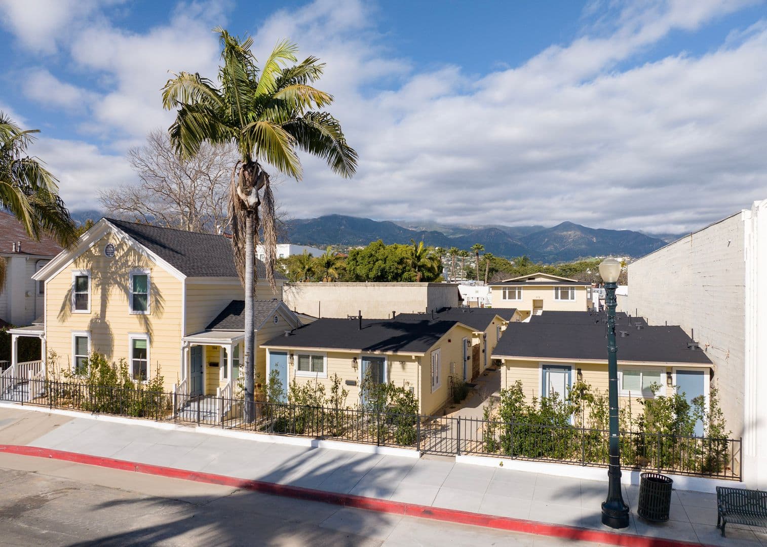 Santa Barbara Apartment: 510 Chapala St.