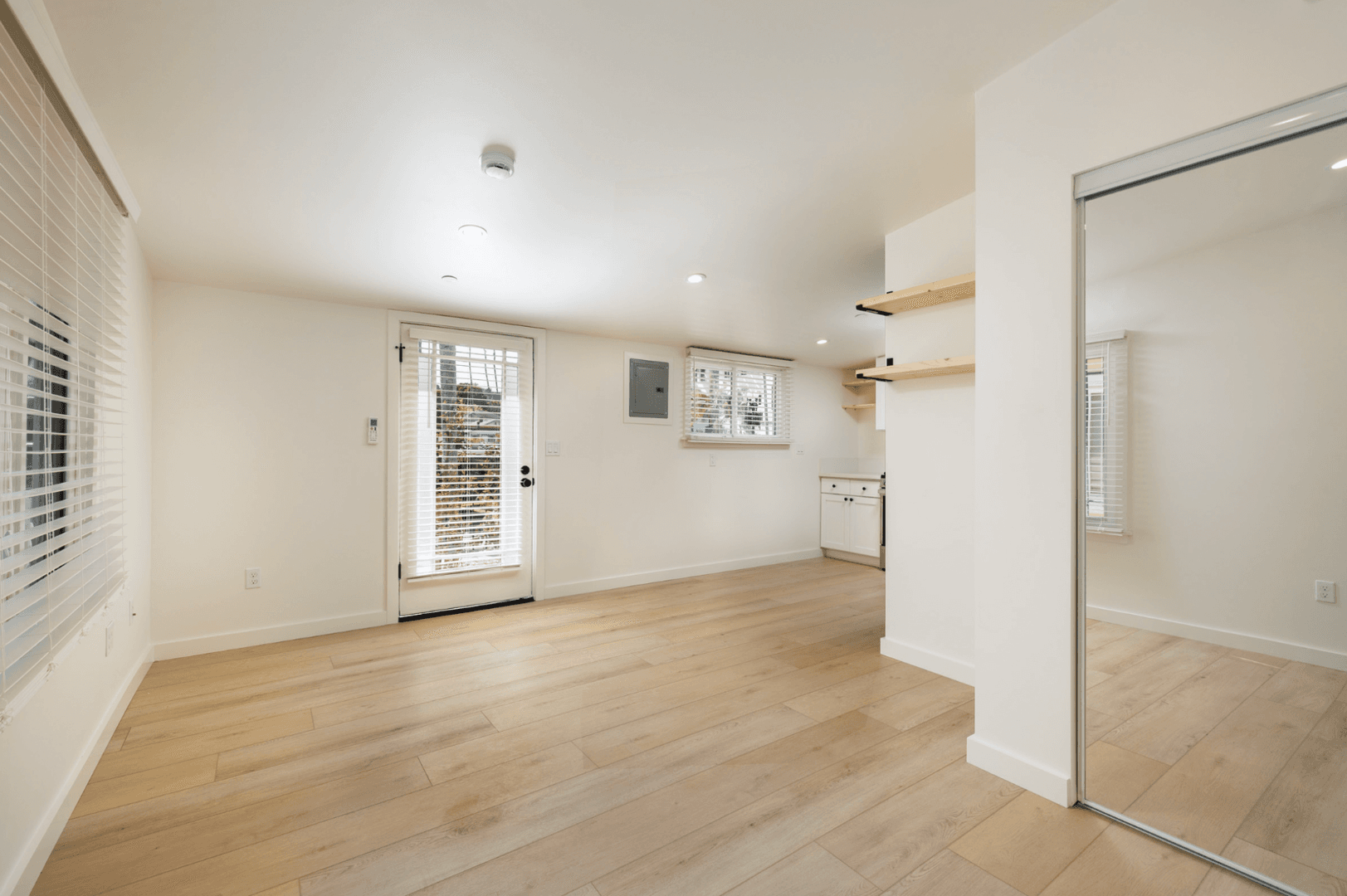 Santa Barbara Apartment: 510 Chapala St.