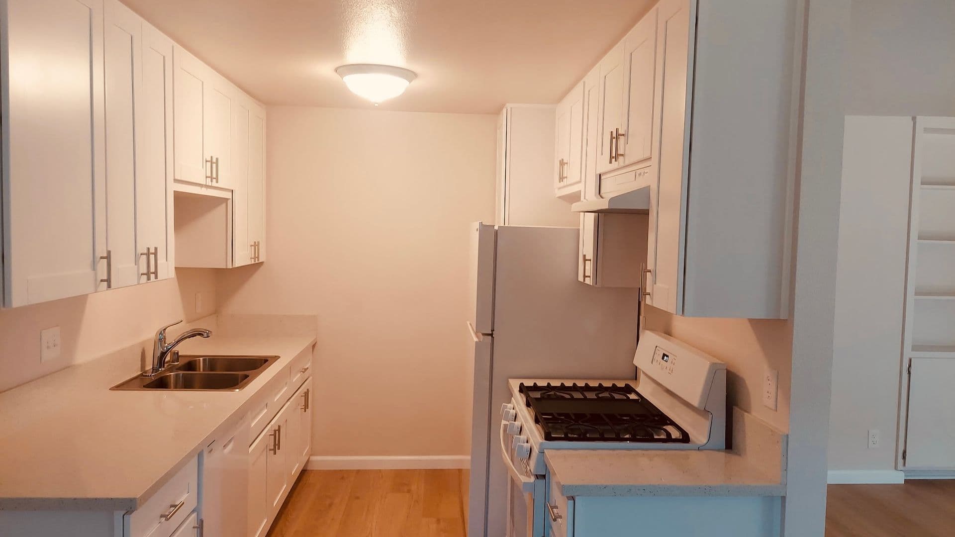 Huntington Beach Apartment: 6100 Edinger Ave