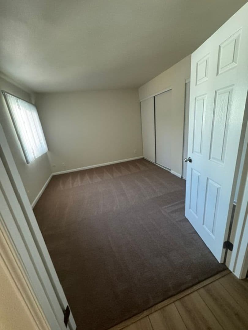 Costa Mesa Apartment: 2311 Elden Avenue