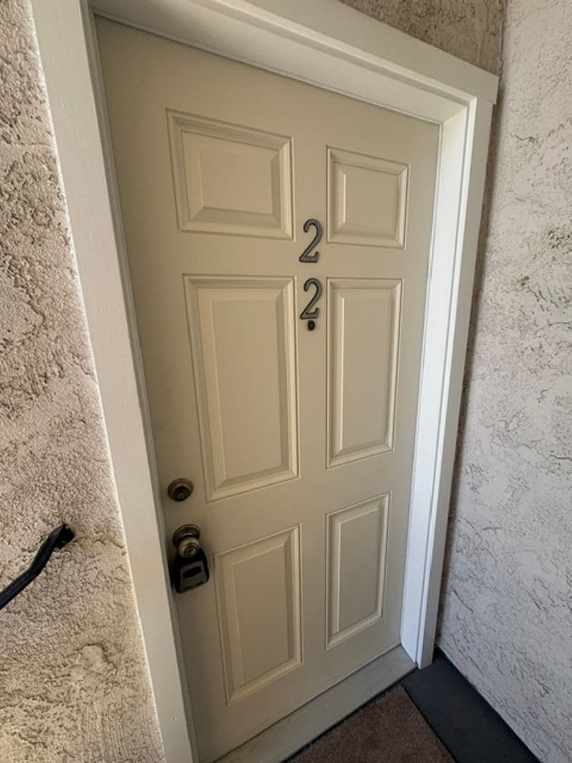 Costa Mesa Apartment: 2311 Elden Avenue