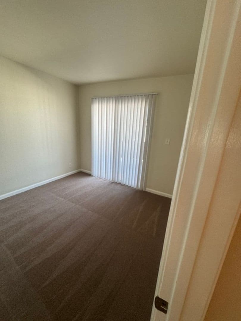 Costa Mesa Apartment: 2311 Elden Avenue