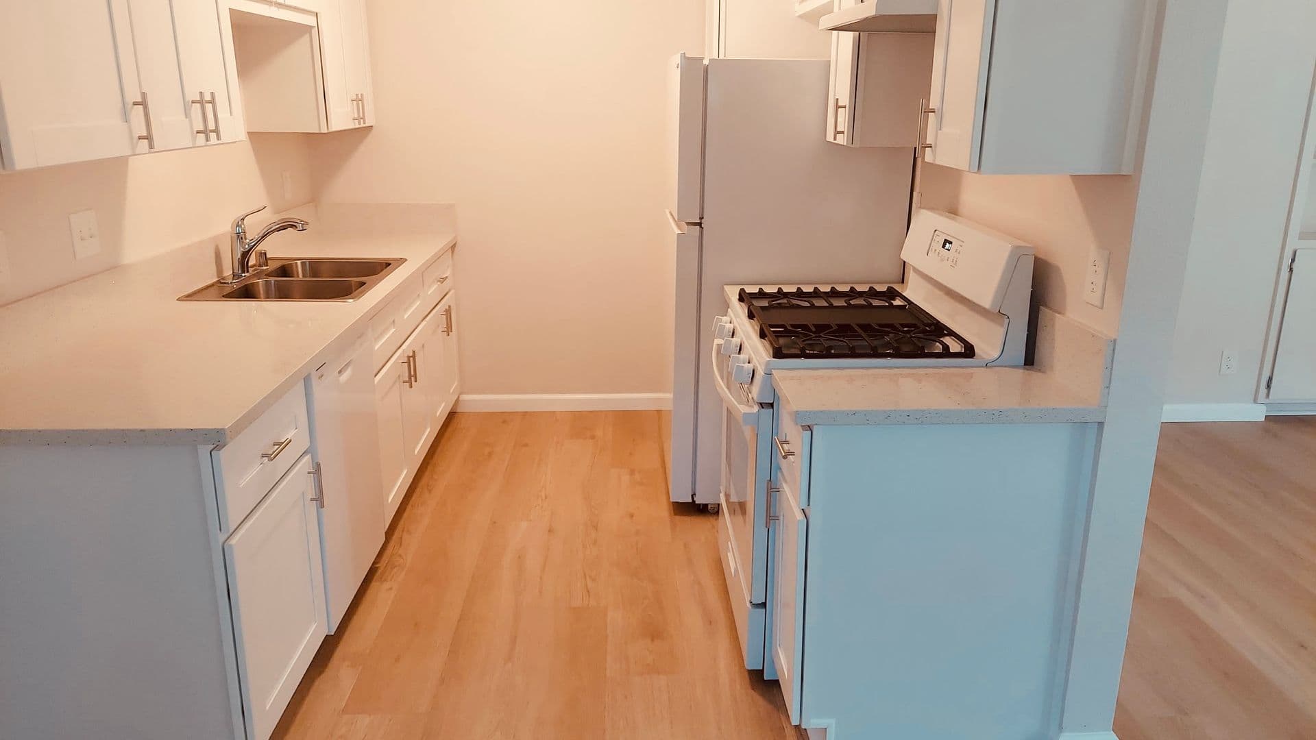 Huntington Beach Apartment: 6100 Edinger Ave
