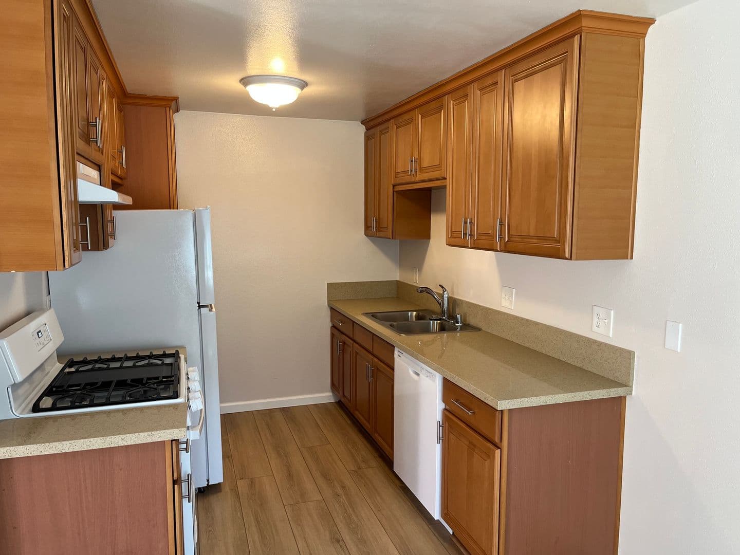 Huntington Beach Apartment: 6100 Edinger Ave