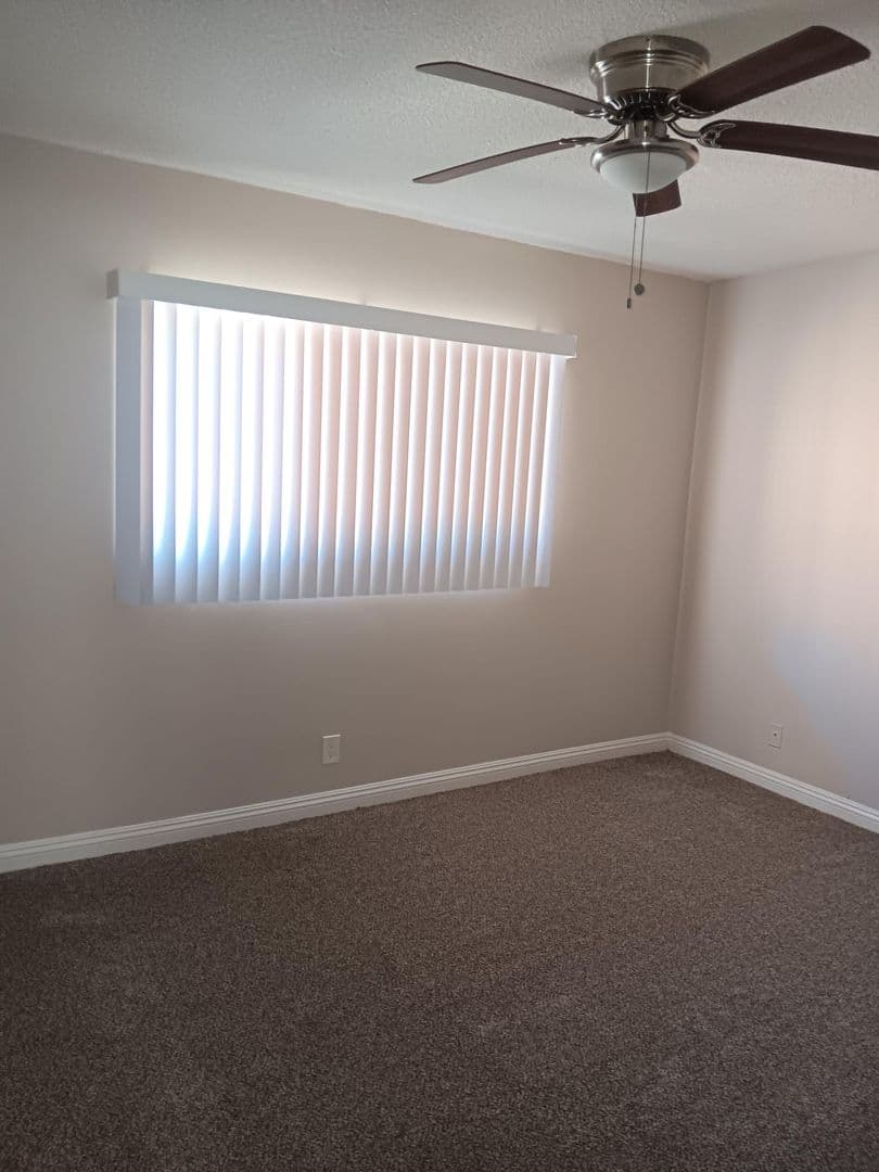 DOWNEY Apartment: 8547 IMPERIAL HIGHWAY