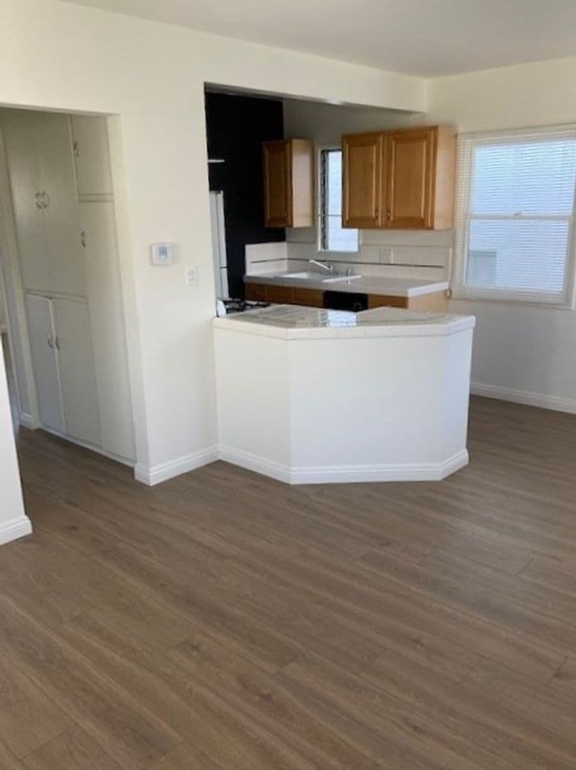LONG BEACH Apartment: 70 ARGONNE AVENUE
