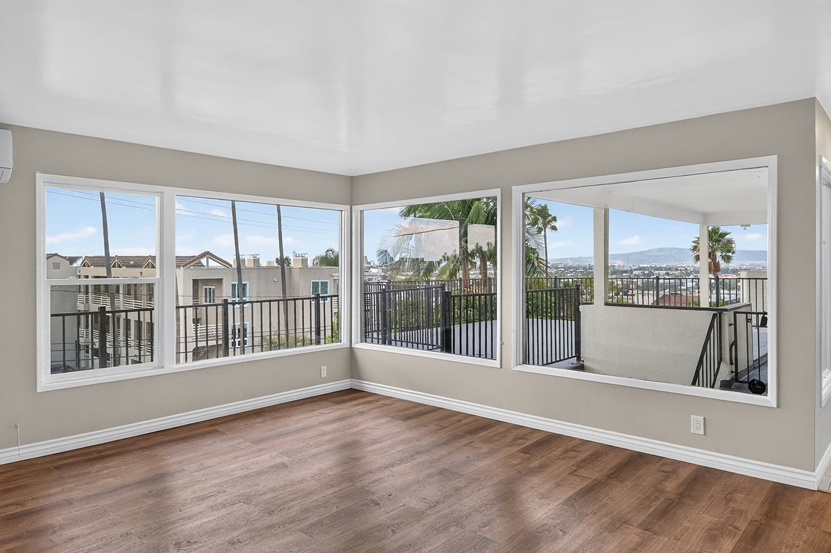 SIGNAL HILL Apartment: 2699 E. 20TH STREET