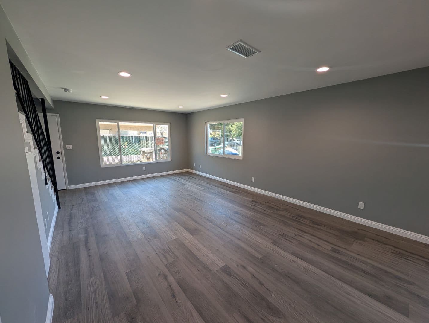 LONG BEACH Apartment: 1129 CHERRY AVE.