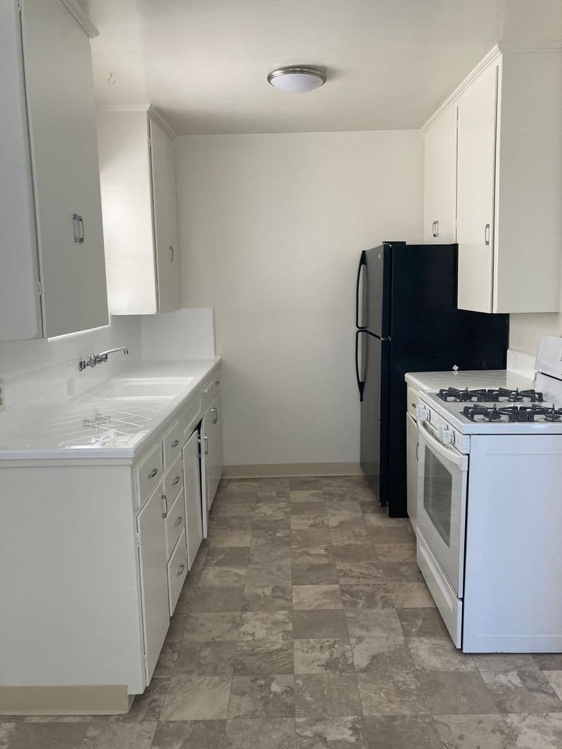 LONG BEACH Apartment: 756-760 GARDENIA AVE.