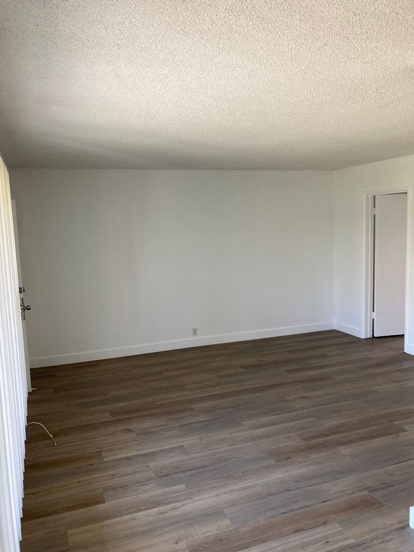 LONG BEACH Apartment: 1410 & 1418 E 3RD ST.