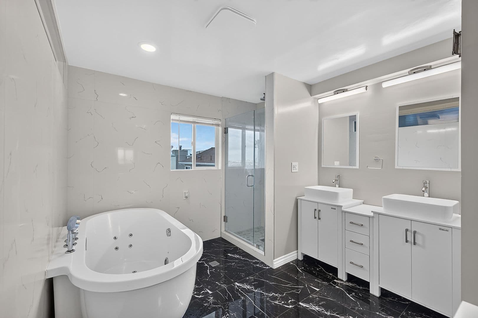SIGNAL HILL Apartment: 2699 E. 20TH STREET
