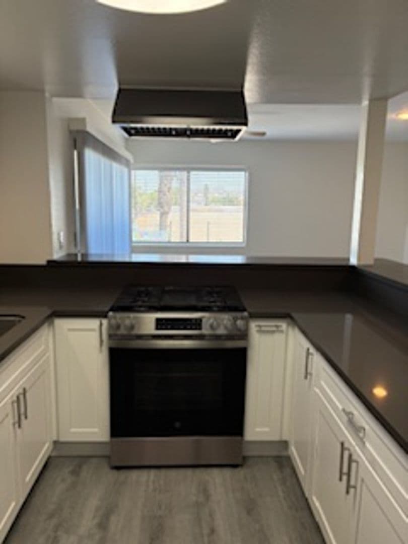 LONG BEACH Apartment: 2204 E. 4TH STREET