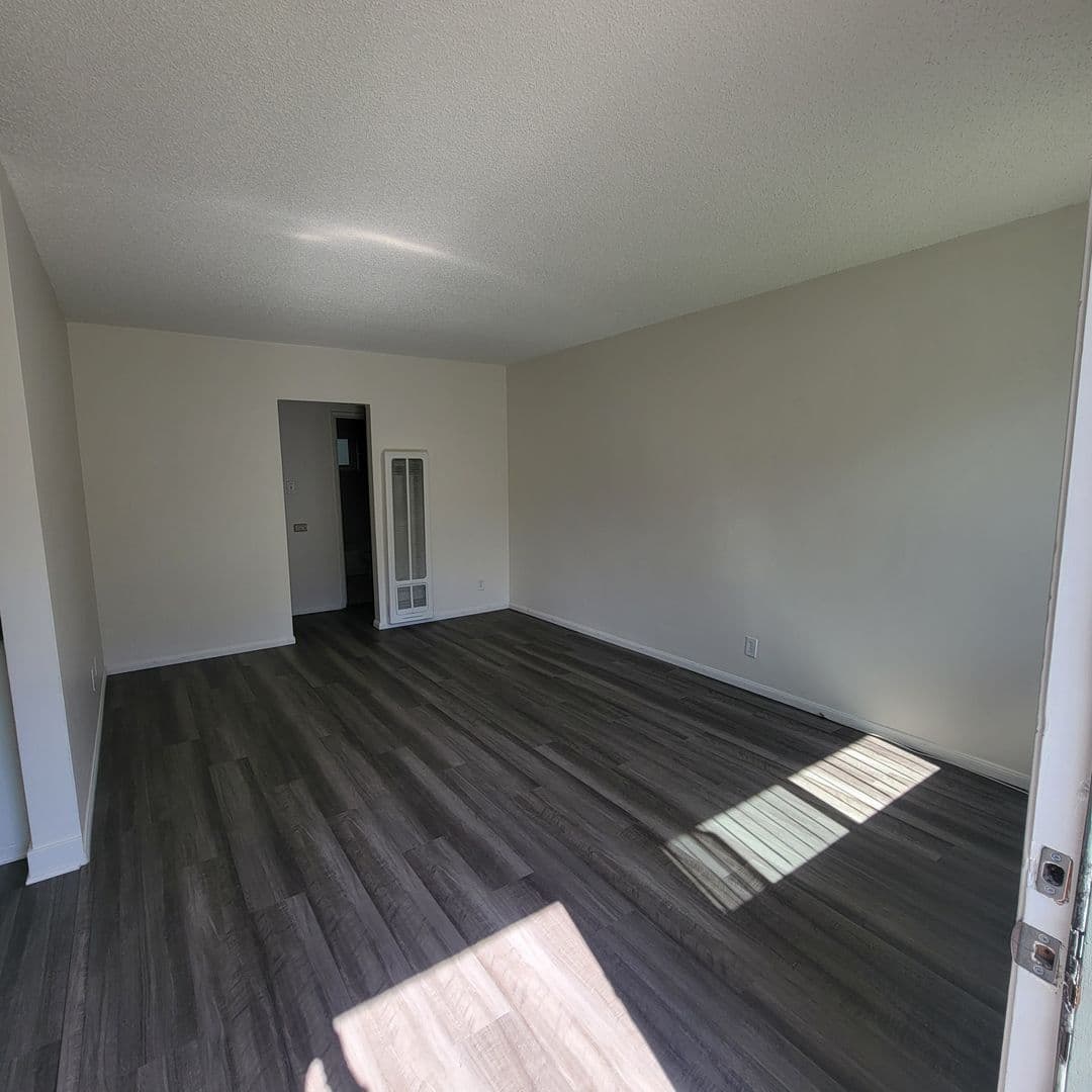 LONG BEACH Apartment: 5030 LINDEN AVENUE