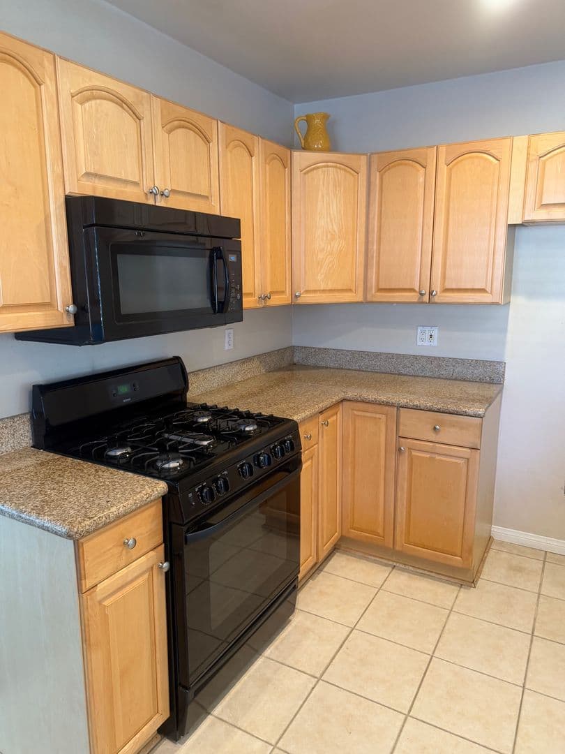 LONG BEACH House: 5350 E. MEZZANINE WAY