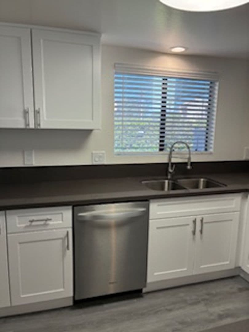 LONG BEACH Apartment: 2204 E. 4TH STREET