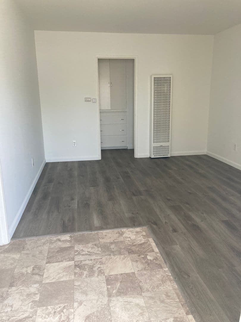 LONG BEACH Apartment: 756-760 GARDENIA AVE.
