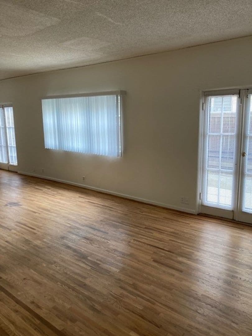LONG BEACH Apartment: 204 BELMONT AVE