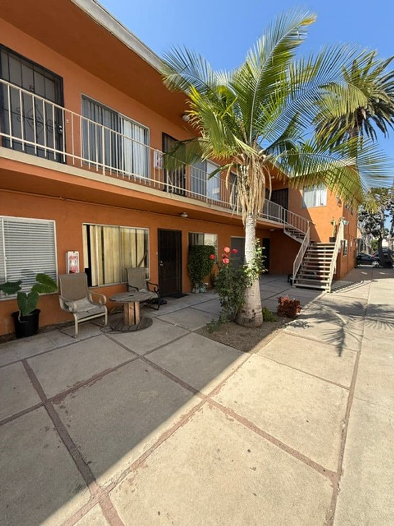 LONG BEACH Apartment: 2034 FLORIDA ST