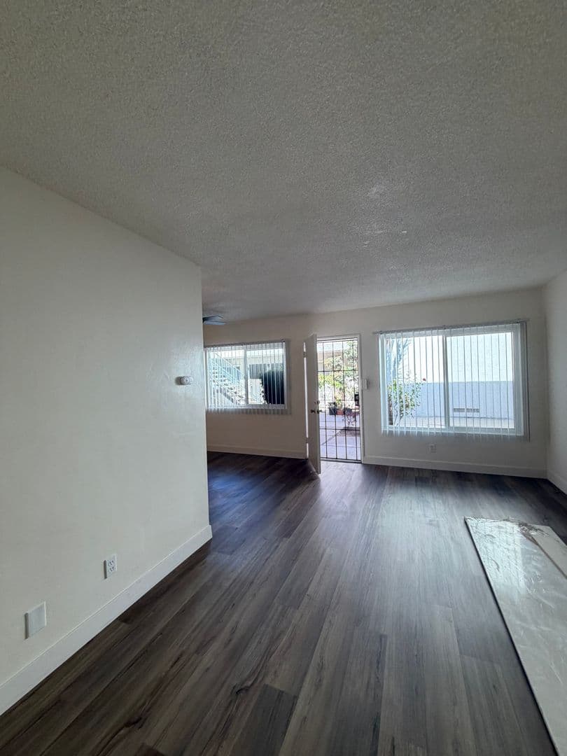 LONG BEACH Apartment: 2034 FLORIDA ST
