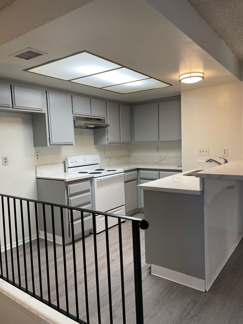 BELLFLOWER Apartment: 9044 - 46 WALNUT STREET