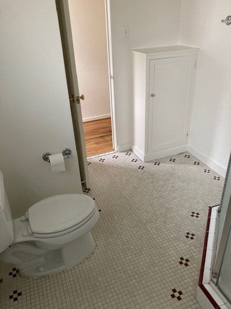 LONG BEACH Apartment: 204 BELMONT AVE