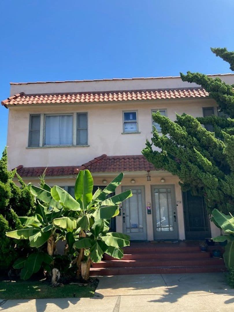 LONG BEACH Apartment: 772-778 LOMA AVENUE