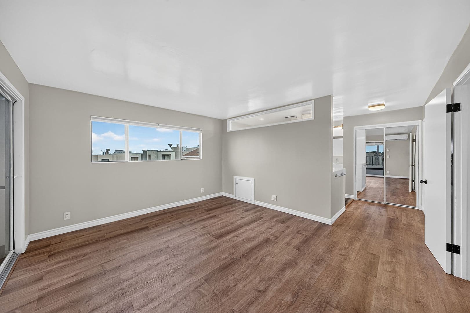 SIGNAL HILL Apartment: 2699 E. 20TH STREET