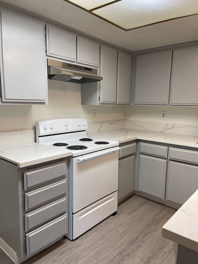BELLFLOWER Apartment: 9044 - 46 WALNUT STREET