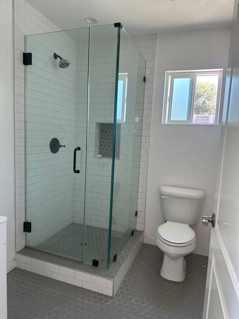 LONG BEACH House: 6529 WALNUT AVENUE
