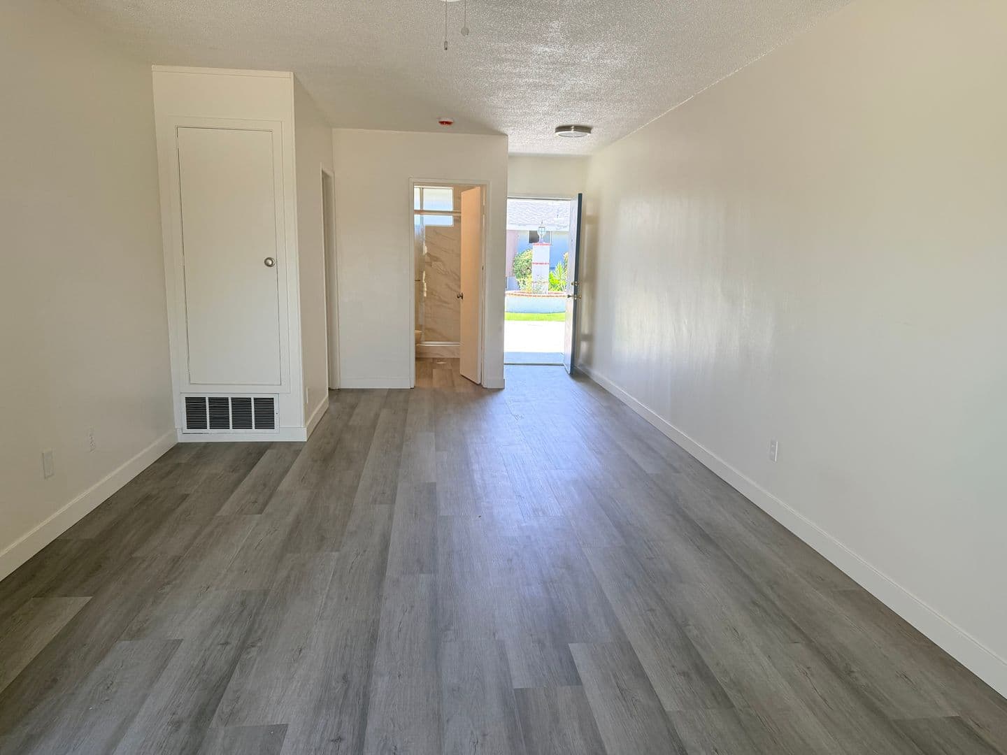 ANAHEIM Apartment: 2108 & 2114 E. ALMONT AVENUE