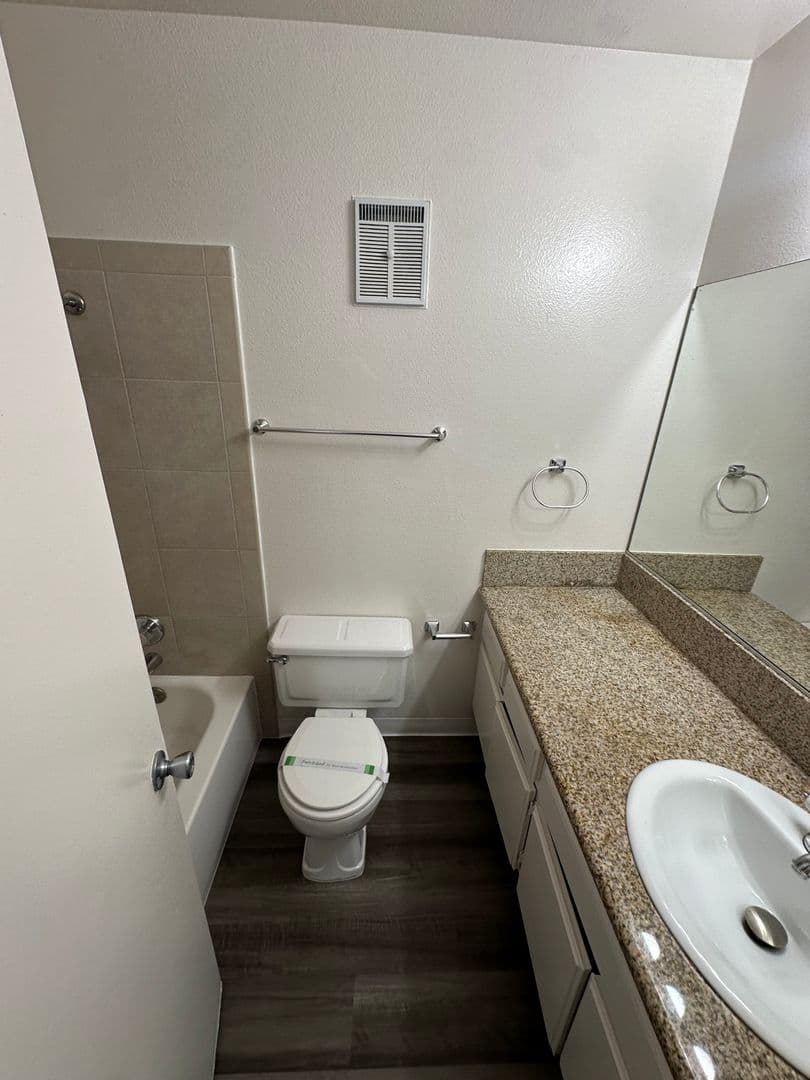 LONG BEACH Apartment: 4104 ELM AVENUE