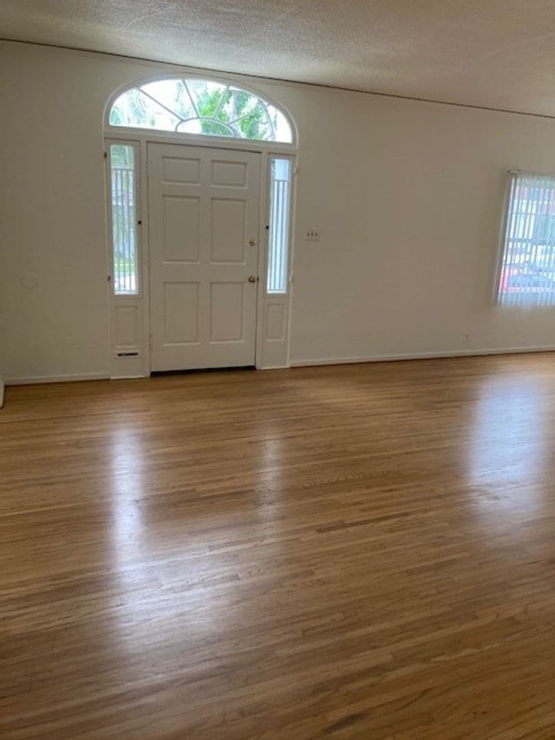 LONG BEACH Apartment: 204 BELMONT AVE