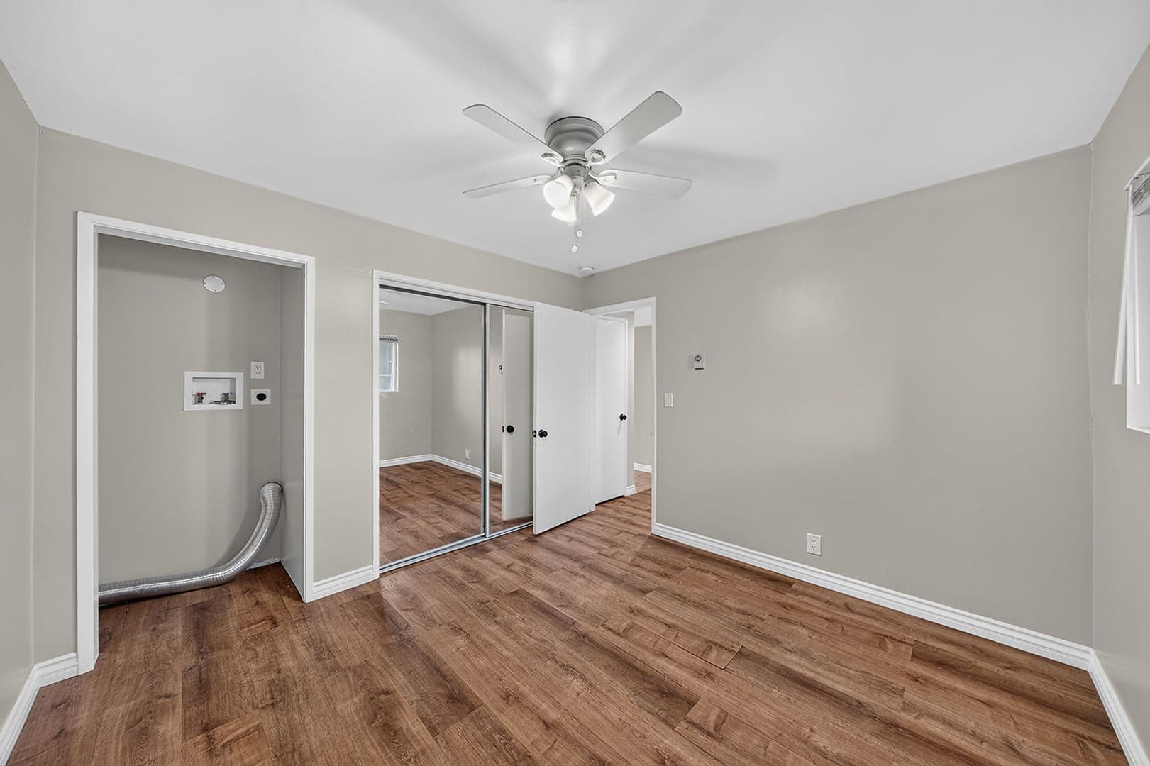 SIGNAL HILL Apartment: 2699 E. 20TH STREET