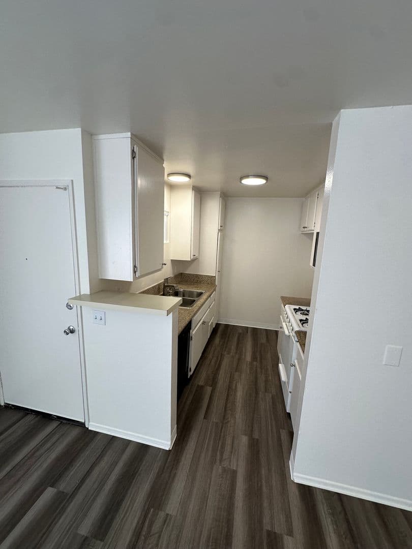 LONG BEACH Apartment: 4104 ELM AVENUE