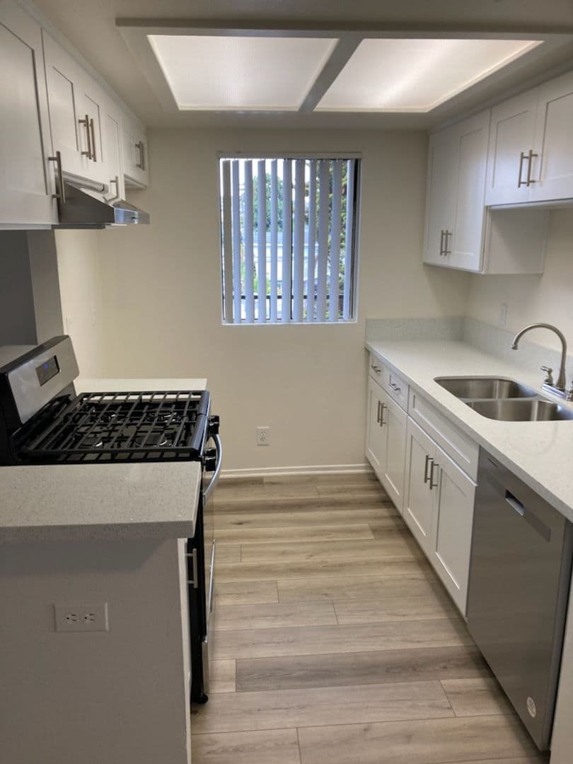 LONG BEACH Apartment: 1365 OHIO AVENUE