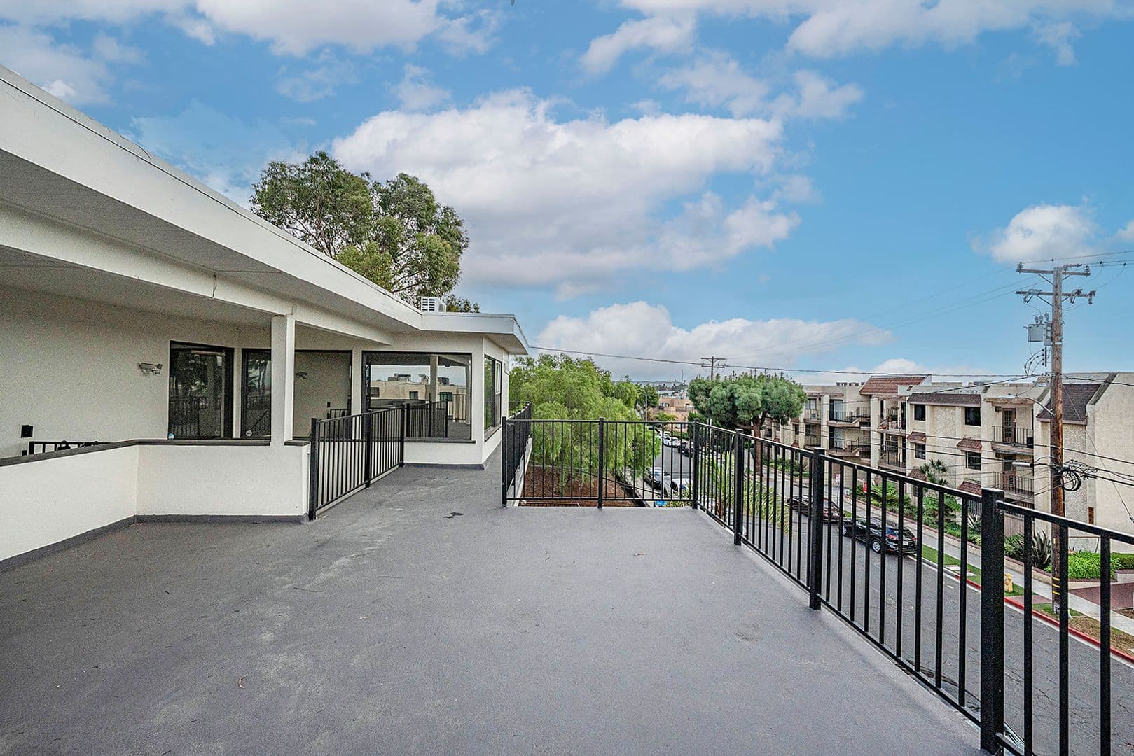 SIGNAL HILL Apartment: 2699 E. 20TH STREET