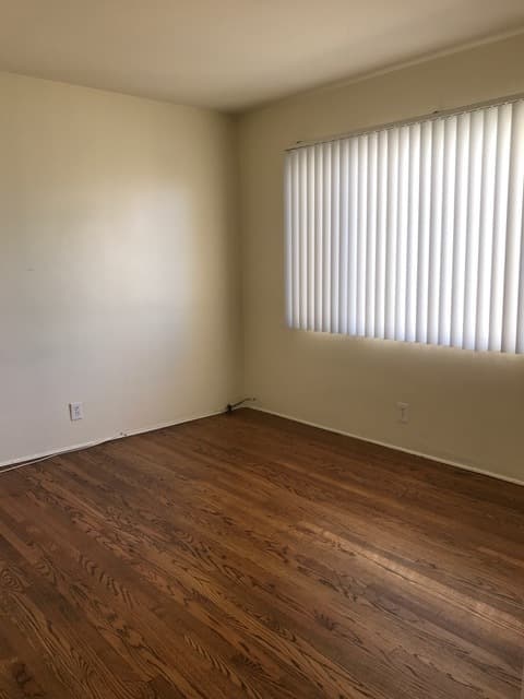 LONG BEACH Apartment: 2066 CEDAR AVE