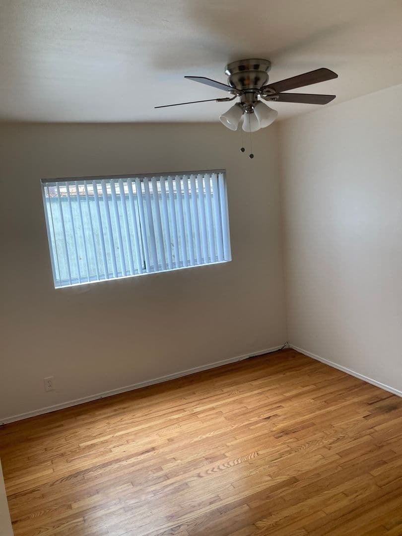 LONG BEACH Apartment: 1410 & 1418 E 3RD ST.